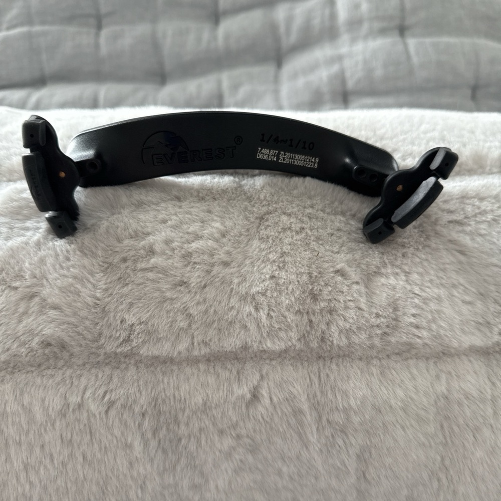 Everest Black Shoulder Rest for String Instruments - Picture 5 of 6